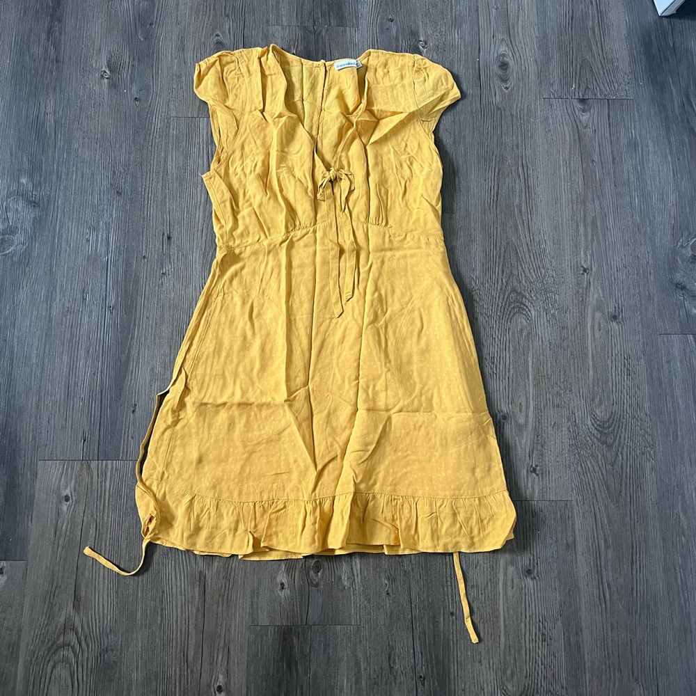 Abercrombie and fitch yellow dress